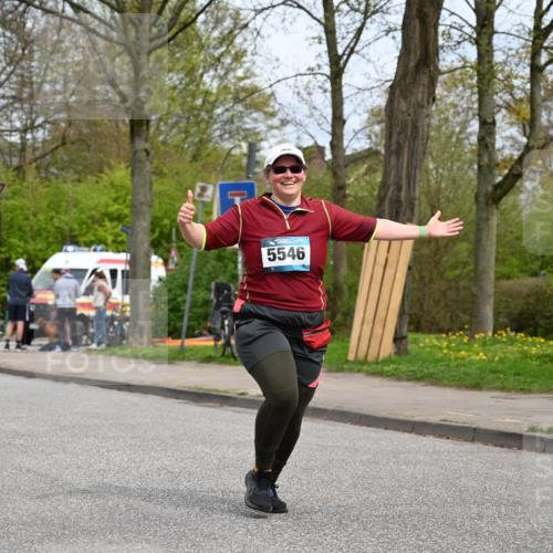 12.04.2026 - 45. Internationalen Wilhelmsburger Insellauf J. Mangold http://msf.ph/oto/9519606 12.04.2026 13:30:45 Ziel 4324, 4429, 2003, 4456, 4463, 5815, 5546, 5745, 2494 meine-sportfotos.de