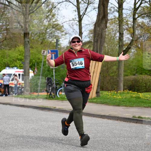 12.04.2026 - 45. Internationalen Wilhelmsburger Insellauf J. Mangold http://msf.ph/oto/9519608 12.04.2026 13:30:45 Ziel 4324, 4429, 2003, 4456, 4463, 5815, 5546, 5745, 2494 meine-sportfotos.de