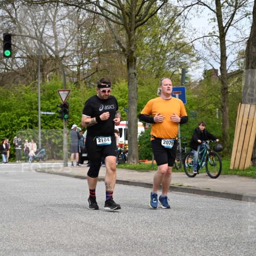 12.04.2026 - 45. Internationalen Wilhelmsburger Insellauf J. Mangold http://msf.ph/oto/9519643 12.04.2026 13:31:19 Ziel 5745, 2494, 2184, 2079 meine-sportfotos.de
