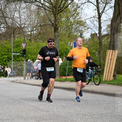 12.04.2026 - 45. Internationalen Wilhelmsburger Insellauf J. Mangold http://msf.ph/oto/9519646 12.04.2026 13:31:19 Ziel 5745, 2494, 2184, 2079 meine-sportfotos.de