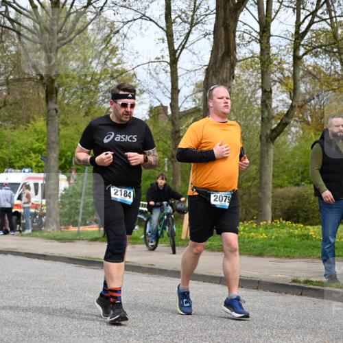 12.04.2026 - 45. Internationalen Wilhelmsburger Insellauf J. Mangold http://msf.ph/oto/9519657 12.04.2026 13:31:20 Ziel 5745, 2494, 2184, 2079 meine-sportfotos.de