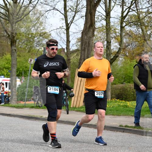 12.04.2026 - 45. Internationalen Wilhelmsburger Insellauf J. Mangold http://msf.ph/oto/9519659 12.04.2026 13:31:21 Ziel 5745, 2494, 2184, 2079, 2184, 2079 meine-sportfotos.de