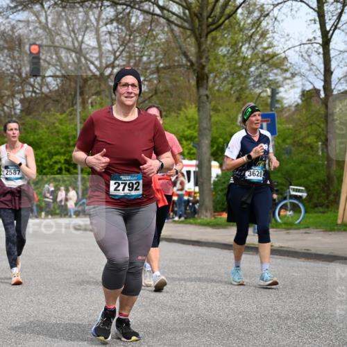 12.04.2026 - 45. Internationalen Wilhelmsburger Insellauf J. Mangold http://msf.ph/oto/9519671 12.04.2026 13:31:38 Ziel 2184, 2079, 2792, 3632, 3628, 3632, 3628, 2587, 2339, 4462 meine-sportfotos.de