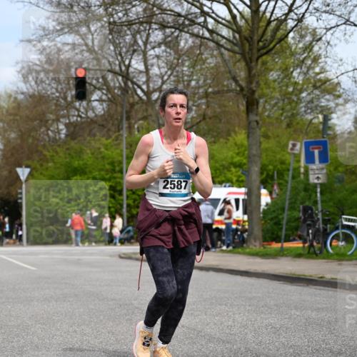 12.04.2026 - 45. Internationalen Wilhelmsburger Insellauf J. Mangold http://msf.ph/oto/9519689 12.04.2026 13:31:40 Ziel 2184, 2079, 2792, 3632, 3628, 2587, 2339, 4462 meine-sportfotos.de