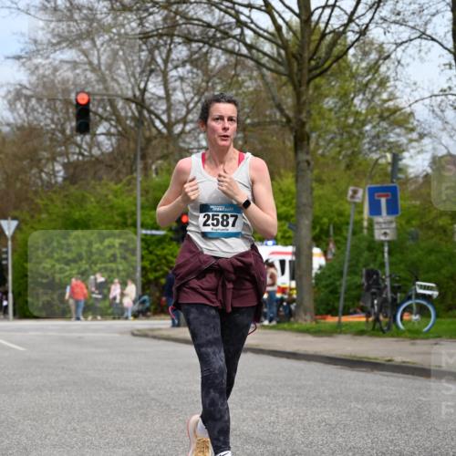 12.04.2026 - 45. Internationalen Wilhelmsburger Insellauf J. Mangold http://msf.ph/oto/9519691 12.04.2026 13:31:40 Ziel 2184, 2079, 2792, 3632, 3628, 2587, 2339, 4462 meine-sportfotos.de
