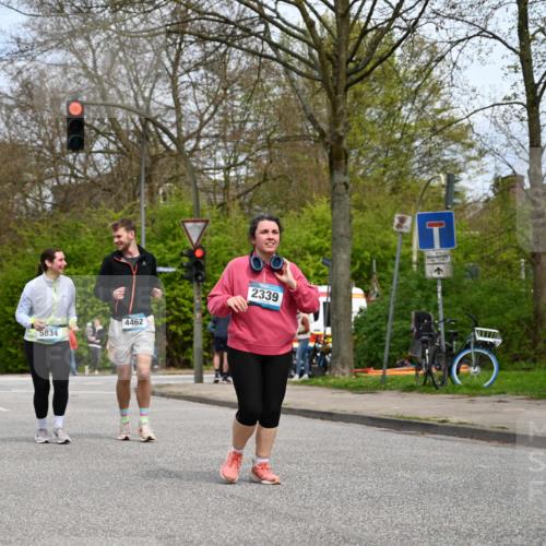 12.04.2026 - 45. Internationalen Wilhelmsburger Insellauf J. Mangold http://msf.ph/oto/9519701 12.04.2026 13:31:49 Ziel 2184, 2079, 2792, 2792, 3632, 3628, 2587, 2339, 4462, 4065, 3231 meine-sportfotos.de