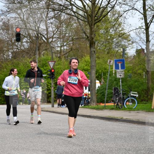 12.04.2026 - 45. Internationalen Wilhelmsburger Insellauf J. Mangold http://msf.ph/oto/9519702 12.04.2026 13:31:49 Ziel 2184, 2079, 2792, 2792, 3632, 3628, 2587, 2339, 4462, 4065, 3231 meine-sportfotos.de