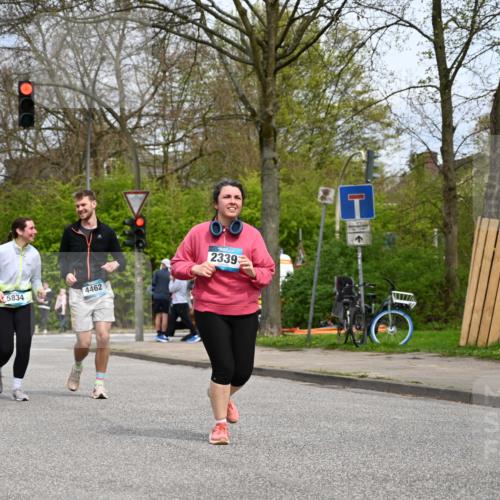 12.04.2026 - 45. Internationalen Wilhelmsburger Insellauf J. Mangold http://msf.ph/oto/9519704 12.04.2026 13:31:50 Ziel 2184, 2079, 2792, 3632, 3628, 3632, 3628, 2587, 2339, 4462, 4462, 4065, 3231 meine-sportfotos.de