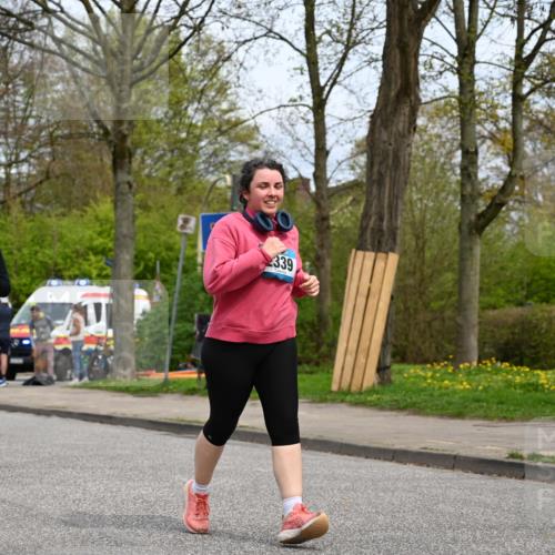 12.04.2026 - 45. Internationalen Wilhelmsburger Insellauf J. Mangold http://msf.ph/oto/9519714 12.04.2026 13:31:50 Ziel 2184, 2079, 2792, 3632, 3628, 3632, 3628, 2587, 2339, 4462, 4462, 4065, 3231 meine-sportfotos.de