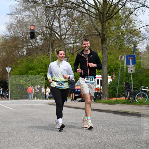 12.04.2026 - 45. Internationalen Wilhelmsburger Insellauf J. Mangold http://msf.ph/oto/9519716 12.04.2026 13:31:51 Ziel 2184, 2079, 2792, 3632, 3628, 2587, 2339, 4462, 4065, 3231 meine-sportfotos.de