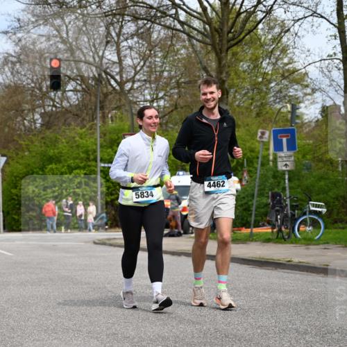 12.04.2026 - 45. Internationalen Wilhelmsburger Insellauf J. Mangold http://msf.ph/oto/9519720 12.04.2026 13:31:52 Ziel 2184, 2079, 2792, 3632, 3628, 2587, 2339, 4462, 4065, 3231 meine-sportfotos.de