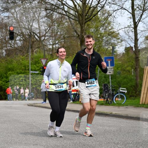 12.04.2026 - 45. Internationalen Wilhelmsburger Insellauf J. Mangold http://msf.ph/oto/9519723 12.04.2026 13:31:52 Ziel 2184, 2079, 2792, 3632, 3628, 2587, 2339, 4462, 4065, 3231 meine-sportfotos.de