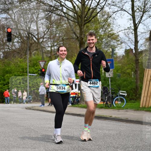 12.04.2026 - 45. Internationalen Wilhelmsburger Insellauf J. Mangold http://msf.ph/oto/9519724 12.04.2026 13:31:52 Ziel 2184, 2079, 2792, 3632, 3628, 2587, 2339, 4462, 4065, 3231 meine-sportfotos.de