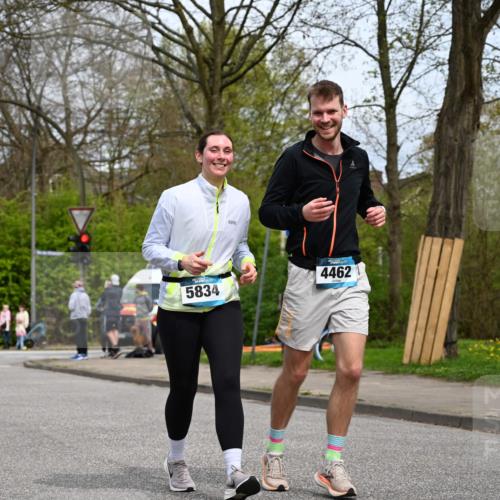 12.04.2026 - 45. Internationalen Wilhelmsburger Insellauf J. Mangold http://msf.ph/oto/9519729 12.04.2026 13:31:52 Ziel 2184, 2079, 2792, 3632, 3628, 2587, 2339, 4462, 4065, 3231 meine-sportfotos.de