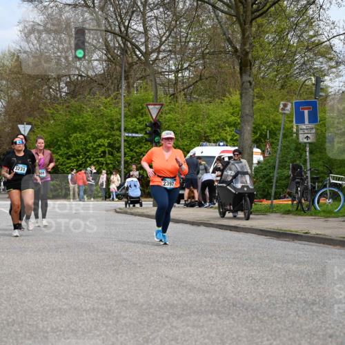 12.04.2026 - 45. Internationalen Wilhelmsburger Insellauf J. Mangold http://msf.ph/oto/9519744 12.04.2026 13:32:06 Ziel 2792, 3632, 3628, 2587, 2339, 4462, 4065, 3231, 2397, 3684, 2909, 3684, 2909 meine-sportfotos.de