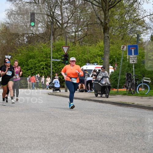 12.04.2026 - 45. Internationalen Wilhelmsburger Insellauf J. Mangold http://msf.ph/oto/9519745 12.04.2026 13:32:06 Ziel 2792, 3632, 3628, 2587, 2339, 4462, 4065, 3231, 2397, 3684, 2909, 3684, 2909 meine-sportfotos.de
