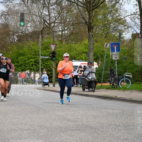 12.04.2026 - 45. Internationalen Wilhelmsburger Insellauf J. Mangold http://msf.ph/oto/9519748 12.04.2026 13:32:06 Ziel 2792, 3632, 3628, 2587, 2339, 4462, 4065, 3231, 2397, 3684, 2909, 3684, 2909 meine-sportfotos.de