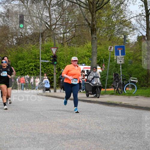 12.04.2026 - 45. Internationalen Wilhelmsburger Insellauf J. Mangold http://msf.ph/oto/9519750 12.04.2026 13:32:06 Ziel 2792, 3632, 3628, 2587, 2339, 4462, 4065, 3231, 2397, 3684, 2909, 3684, 2909 meine-sportfotos.de