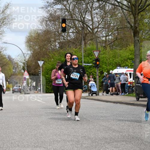 12.04.2026 - 45. Internationalen Wilhelmsburger Insellauf J. Mangold http://msf.ph/oto/9519755 12.04.2026 13:32:07 Ziel 2792, 3632, 3628, 2587, 2339, 4462, 4065, 4065, 3231, 2397, 3684, 2909 meine-sportfotos.de