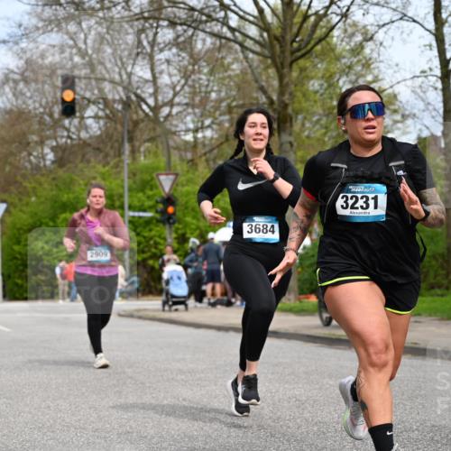 12.04.2026 - 45. Internationalen Wilhelmsburger Insellauf J. Mangold http://msf.ph/oto/9519771 12.04.2026 13:32:09 Ziel 2792, 3632, 3628, 2587, 2339, 4462, 4065, 3231, 3231, 2397, 3684, 2909 meine-sportfotos.de