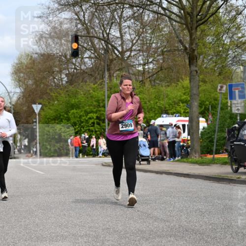 12.04.2026 - 45. Internationalen Wilhelmsburger Insellauf J. Mangold http://msf.ph/oto/9519778 12.04.2026 13:32:10 Ziel 2792, 3632, 3628, 2587, 2339, 4462, 4065, 3231, 2397, 3684, 2909 meine-sportfotos.de
