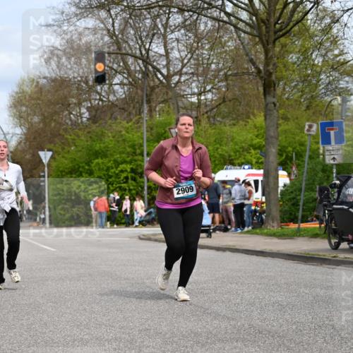 12.04.2026 - 45. Internationalen Wilhelmsburger Insellauf J. Mangold http://msf.ph/oto/9519780 12.04.2026 13:32:10 Ziel 2792, 3632, 3628, 2587, 2339, 4462, 4065, 3231, 2397, 3684, 2909 meine-sportfotos.de