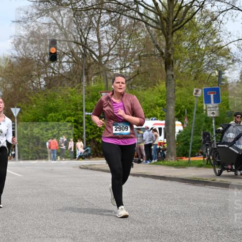 12.04.2026 - 45. Internationalen Wilhelmsburger Insellauf J. Mangold http://msf.ph/oto/9519783 12.04.2026 13:32:10 Ziel 2792, 3632, 3628, 2587, 2339, 4462, 4065, 3231, 2397, 3684, 2909 meine-sportfotos.de
