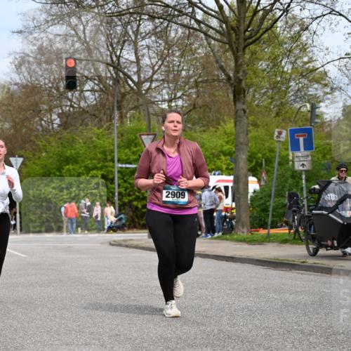 12.04.2026 - 45. Internationalen Wilhelmsburger Insellauf J. Mangold http://msf.ph/oto/9519784 12.04.2026 13:32:10 Ziel 2792, 3632, 3628, 2587, 2339, 4462, 4065, 3231, 2397, 3684, 2909 meine-sportfotos.de