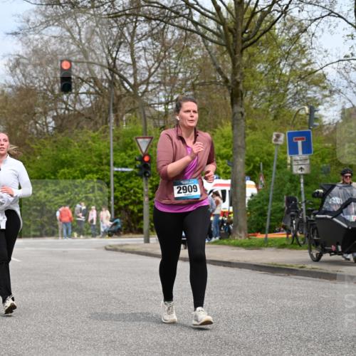 12.04.2026 - 45. Internationalen Wilhelmsburger Insellauf J. Mangold http://msf.ph/oto/9519786 12.04.2026 13:32:10 Ziel 2792, 3632, 3628, 2587, 2339, 4462, 4065, 3231, 2397, 3684, 2909 meine-sportfotos.de