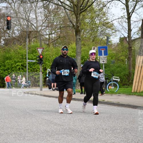 12.04.2026 - 45. Internationalen Wilhelmsburger Insellauf J. Mangold http://msf.ph/oto/9519788 12.04.2026 13:32:31 Ziel 4065, 3231, 2397, 3684, 2909, 3836, 5224 meine-sportfotos.de