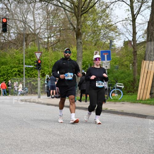 12.04.2026 - 45. Internationalen Wilhelmsburger Insellauf J. Mangold http://msf.ph/oto/9519789 12.04.2026 13:32:31 Ziel 4065, 3231, 2397, 3684, 2909, 3836, 5224 meine-sportfotos.de