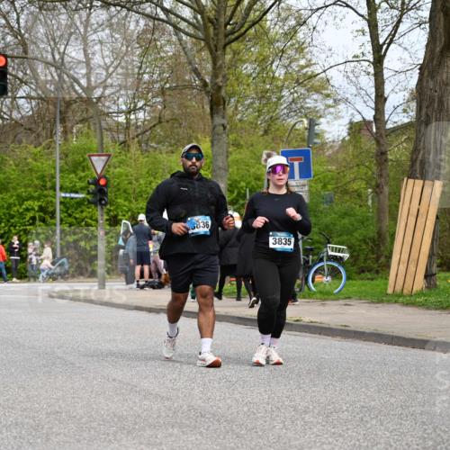 12.04.2026 - 45. Internationalen Wilhelmsburger Insellauf J. Mangold http://msf.ph/oto/9519790 12.04.2026 13:32:31 Ziel 4065, 3231, 2397, 3684, 2909, 3836, 5224 meine-sportfotos.de