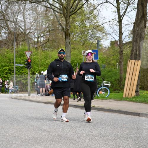 12.04.2026 - 45. Internationalen Wilhelmsburger Insellauf J. Mangold http://msf.ph/oto/9519791 12.04.2026 13:32:31 Ziel 4065, 3231, 2397, 3684, 2909, 3836, 5224 meine-sportfotos.de