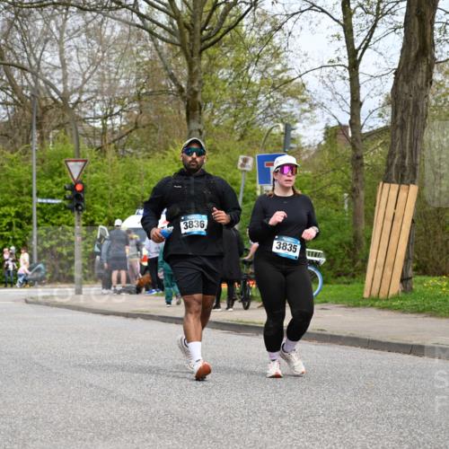 12.04.2026 - 45. Internationalen Wilhelmsburger Insellauf J. Mangold http://msf.ph/oto/9519794 12.04.2026 13:32:32 Ziel 4065, 3231, 2397, 3684, 2909, 3836, 5224 meine-sportfotos.de