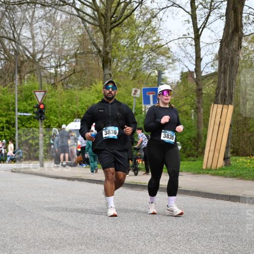 12.04.2026 - 45. Internationalen Wilhelmsburger Insellauf J. Mangold http://msf.ph/oto/9519795 12.04.2026 13:32:32 Ziel 4065, 3231, 2397, 3684, 2909, 3836, 5224 meine-sportfotos.de