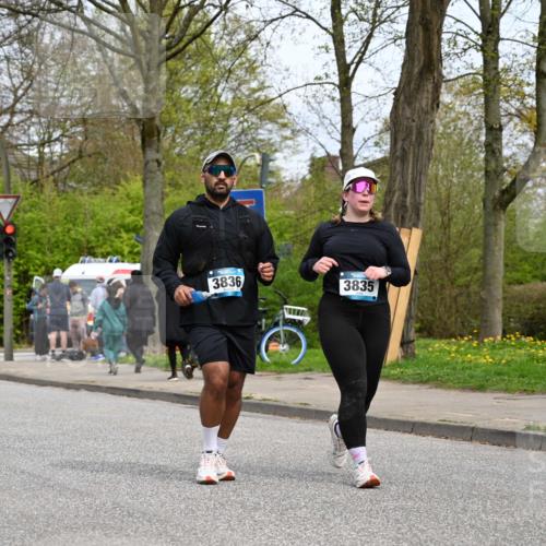 12.04.2026 - 45. Internationalen Wilhelmsburger Insellauf J. Mangold http://msf.ph/oto/9519801 12.04.2026 13:32:32 Ziel 4065, 3231, 2397, 3684, 2909, 3836, 5224 meine-sportfotos.de