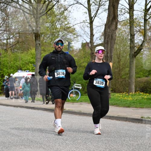12.04.2026 - 45. Internationalen Wilhelmsburger Insellauf J. Mangold http://msf.ph/oto/9519802 12.04.2026 13:32:32 Ziel 4065, 3231, 2397, 3684, 2909, 3836, 5224 meine-sportfotos.de