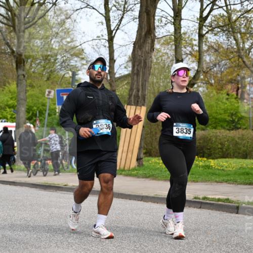 12.04.2026 - 45. Internationalen Wilhelmsburger Insellauf J. Mangold http://msf.ph/oto/9519808 12.04.2026 13:32:33 Ziel 3231, 2397, 3684, 2909, 3836, 5224, 5224, 3980 meine-sportfotos.de