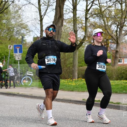 12.04.2026 - 45. Internationalen Wilhelmsburger Insellauf J. Mangold http://msf.ph/oto/9519812 12.04.2026 13:32:33 Ziel 3231, 2397, 3684, 2909, 3836, 5224, 5224, 3980 meine-sportfotos.de