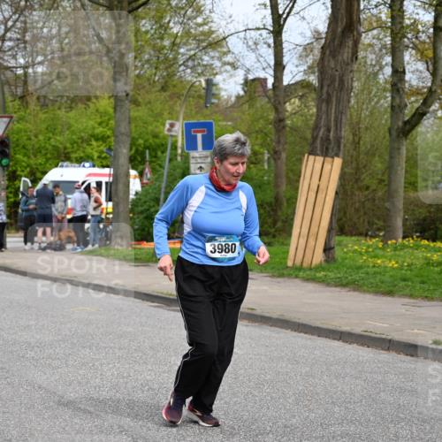 12.04.2026 - 45. Internationalen Wilhelmsburger Insellauf J. Mangold http://msf.ph/oto/9519822 12.04.2026 13:32:44 Ziel 3836, 5224, 3980, 5715 meine-sportfotos.de