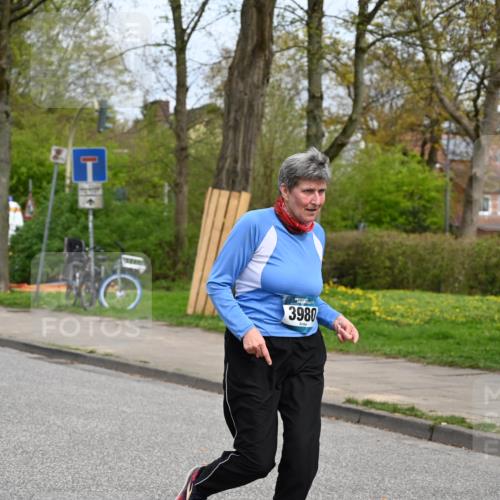 12.04.2026 - 45. Internationalen Wilhelmsburger Insellauf J. Mangold http://msf.ph/oto/9519827 12.04.2026 13:32:45 Ziel 3836, 5224, 5224, 3980, 3980, 5715 meine-sportfotos.de