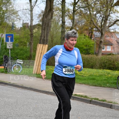 12.04.2026 - 45. Internationalen Wilhelmsburger Insellauf J. Mangold http://msf.ph/oto/9519829 12.04.2026 13:32:45 Ziel 3836, 5224, 5224, 3980, 3980, 5715 meine-sportfotos.de