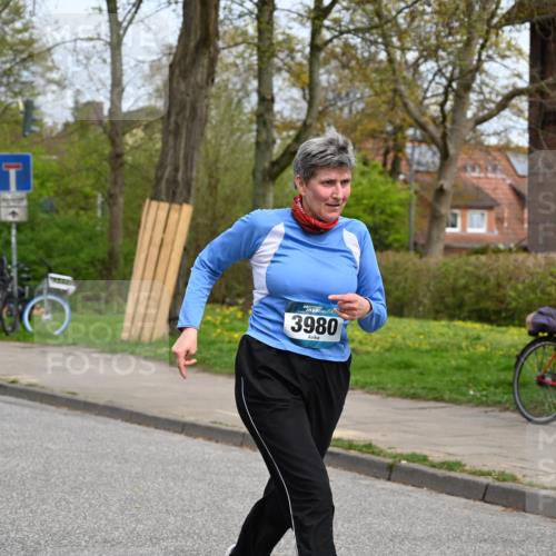 12.04.2026 - 45. Internationalen Wilhelmsburger Insellauf J. Mangold http://msf.ph/oto/9519830 12.04.2026 13:32:45 Ziel 3836, 5224, 5224, 3980, 3980, 5715 meine-sportfotos.de