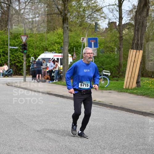 12.04.2026 - 45. Internationalen Wilhelmsburger Insellauf J. Mangold http://msf.ph/oto/9519834 12.04.2026 13:32:51 Ziel 3836, 5224, 3980, 5715, 3530 meine-sportfotos.de