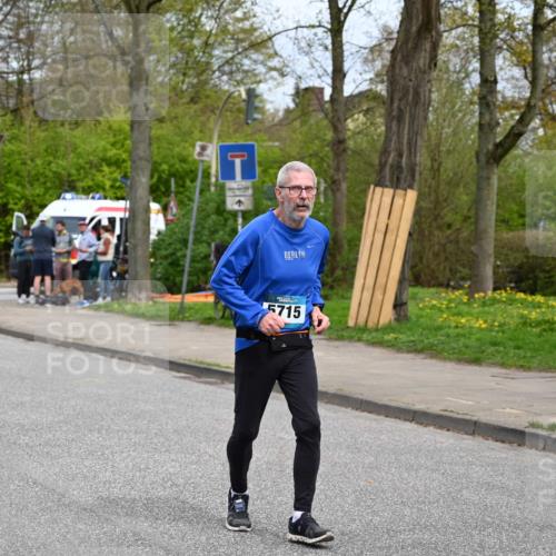 12.04.2026 - 45. Internationalen Wilhelmsburger Insellauf J. Mangold http://msf.ph/oto/9519839 12.04.2026 13:32:52 Ziel 3836, 5224, 3980, 5715, 3530 meine-sportfotos.de