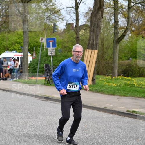 12.04.2026 - 45. Internationalen Wilhelmsburger Insellauf J. Mangold http://msf.ph/oto/9519841 12.04.2026 13:32:52 Ziel 3836, 5224, 3980, 5715, 3530 meine-sportfotos.de
