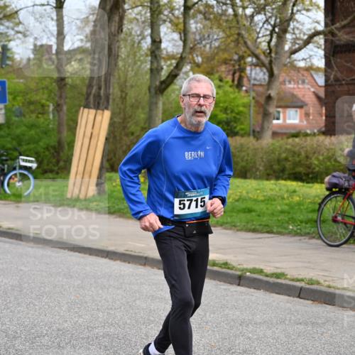 12.04.2026 - 45. Internationalen Wilhelmsburger Insellauf J. Mangold http://msf.ph/oto/9519850 12.04.2026 13:32:53 Ziel 3836, 5224, 3980, 5715, 3530 meine-sportfotos.de