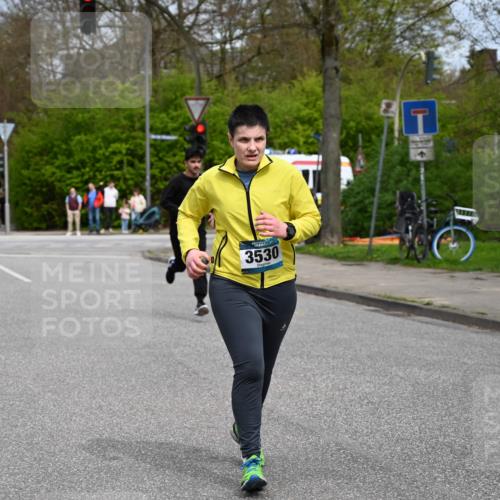 12.04.2026 - 45. Internationalen Wilhelmsburger Insellauf J. Mangold http://msf.ph/oto/9519854 12.04.2026 13:32:55 Ziel 3836, 5224, 3980, 5715, 3530 meine-sportfotos.de