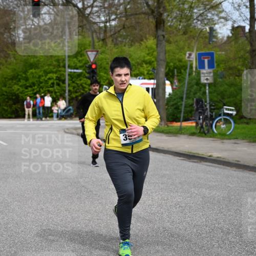 12.04.2026 - 45. Internationalen Wilhelmsburger Insellauf J. Mangold http://msf.ph/oto/9519855 12.04.2026 13:32:55 Ziel 3836, 5224, 3980, 5715, 3530 meine-sportfotos.de