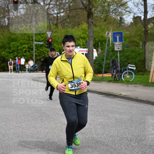 12.04.2026 - 45. Internationalen Wilhelmsburger Insellauf J. Mangold http://msf.ph/oto/9519856 12.04.2026 13:32:55 Ziel 3836, 5224, 3980, 5715, 3530 meine-sportfotos.de